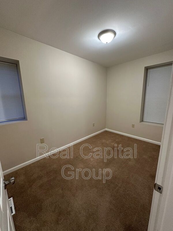 Building Photo - 21 124th St