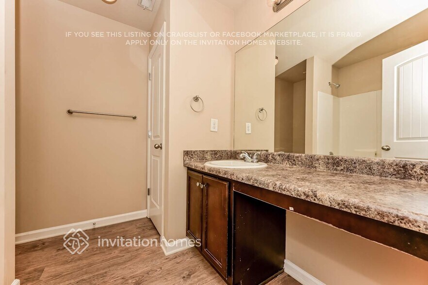 Building Photo - 127 Biscayne Terrace