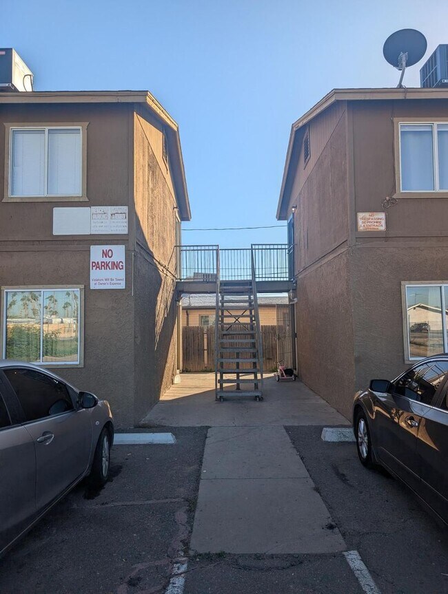 Building Photo - 7160 N 53rd Ave