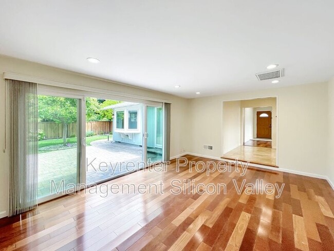 Building Photo - 772 Springwood Dr