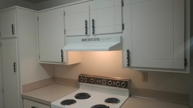 Building Photo - Downtown Port Angeles - 1 Bed 1 Ba