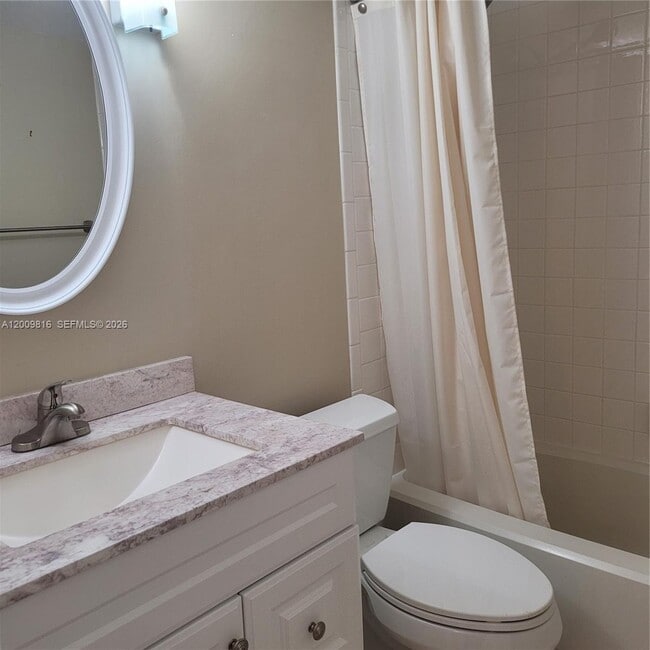 Building Photo - 1811 Sabal Palm Dr