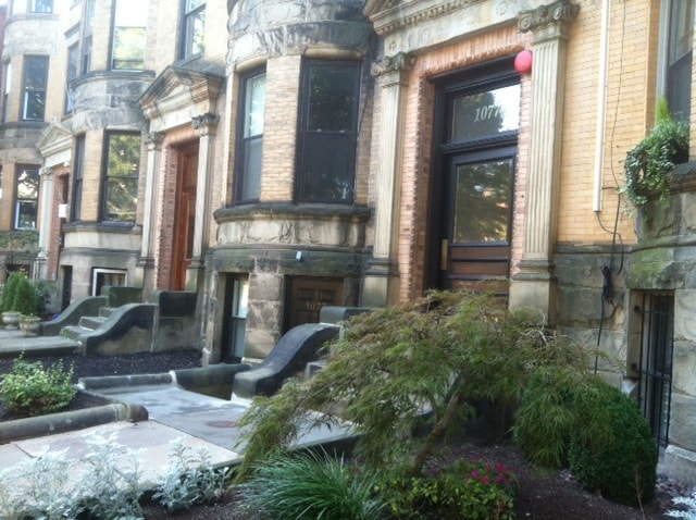 Building Photo - 1067 Beacon St