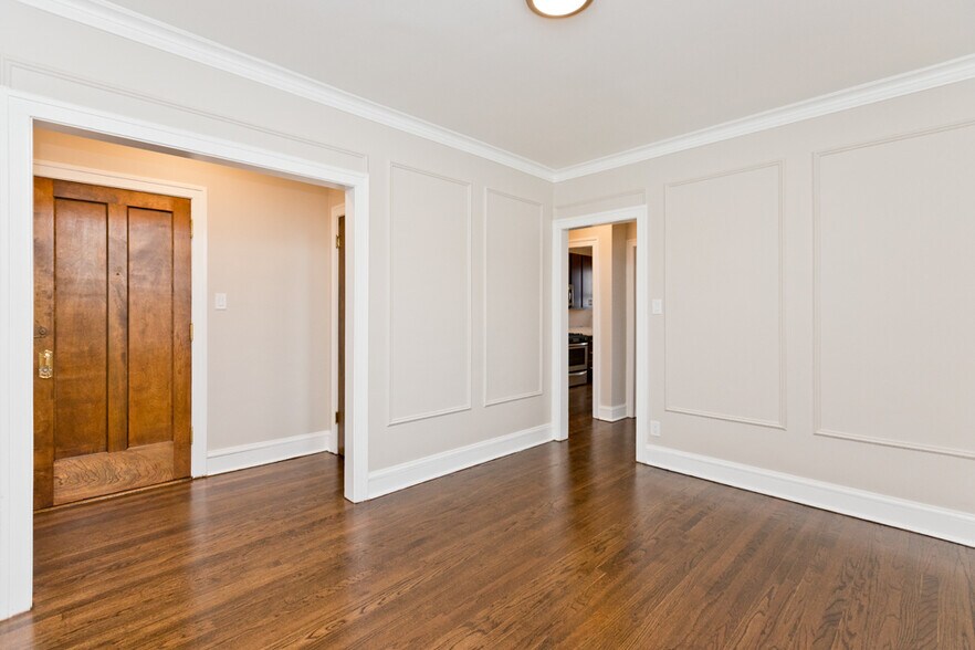 Building Photo - 5306 N Ashland Ave