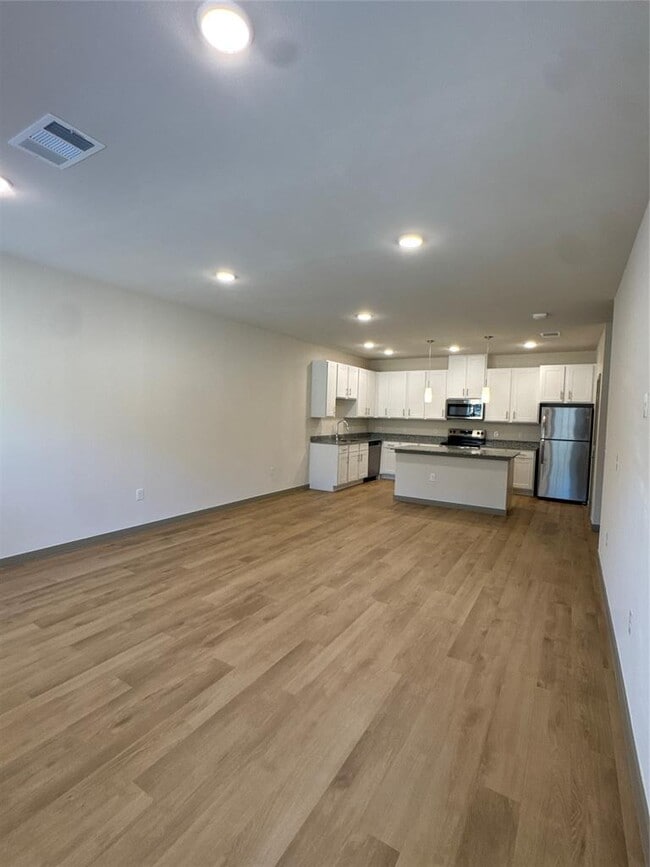 Building Photo - 691 Union Chapel Rd