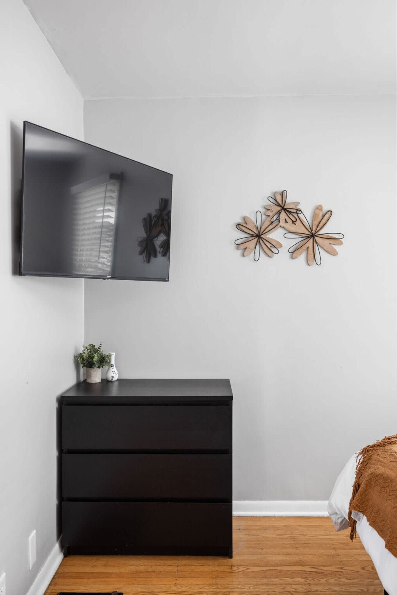 Building Photo - 5144 Primrose Ave