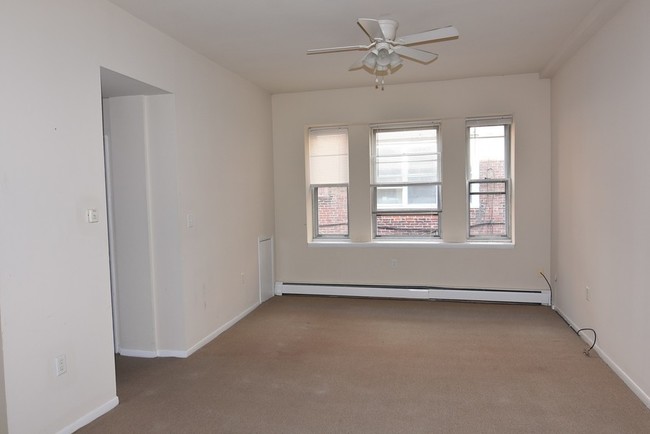 Building Photo - 4414 Walnut St