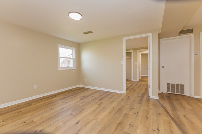 Building Photo - 4609 S Madison St