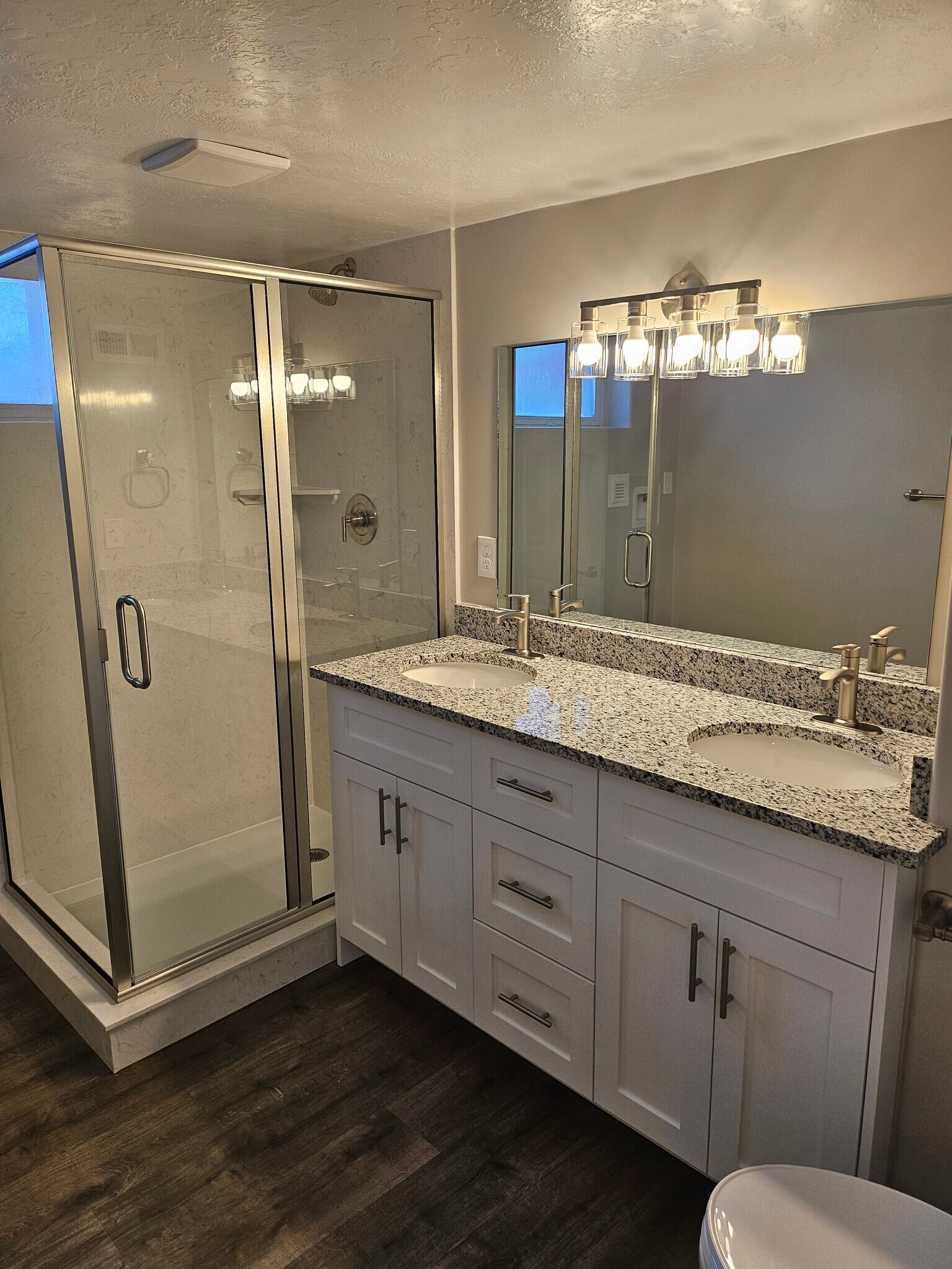 Building Photo - 3503 Quincy Ave