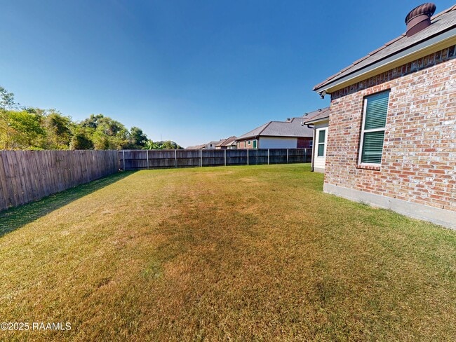Building Photo - 405 Dunvegan Ct