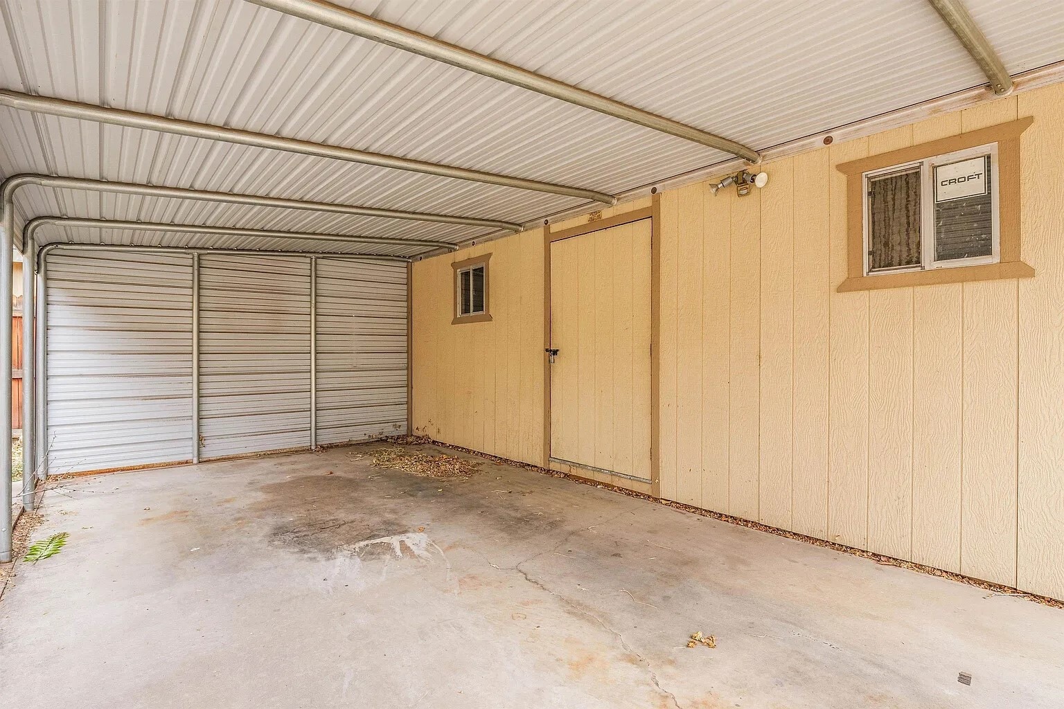 Building Photo - 2202 Orchard Ave