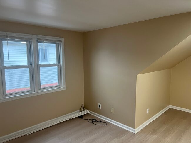 Building Photo - 61 Warwick Rd