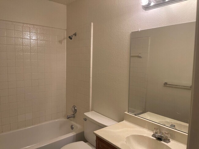 Building Photo - Nice 2 Story Home in Arlington ISD