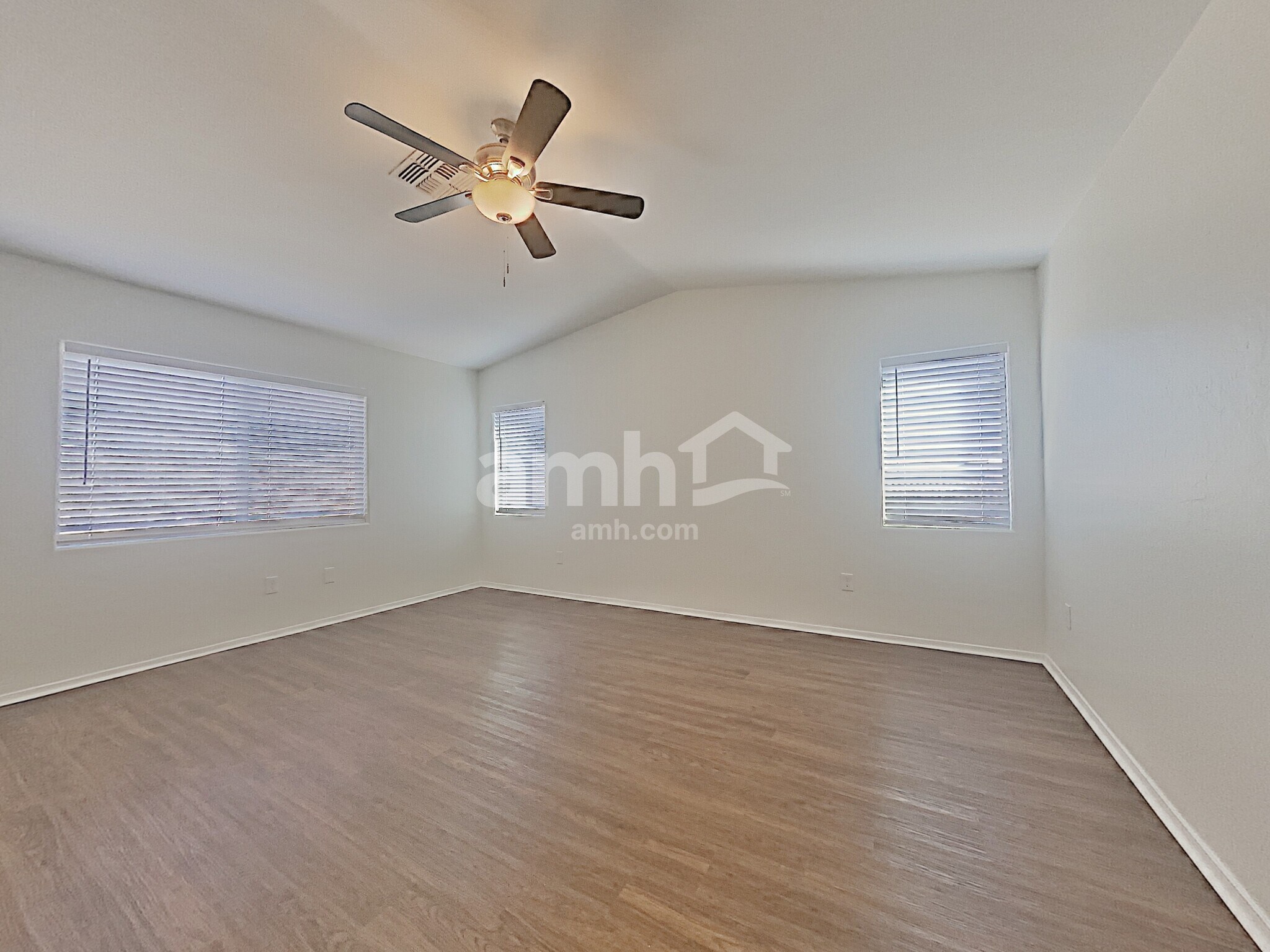 Building Photo - 11062 W Willow Field Dr