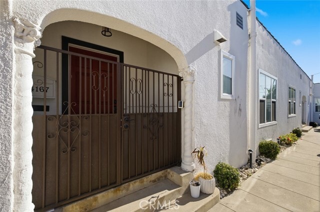 Building Photo - 4167 Denker Ave