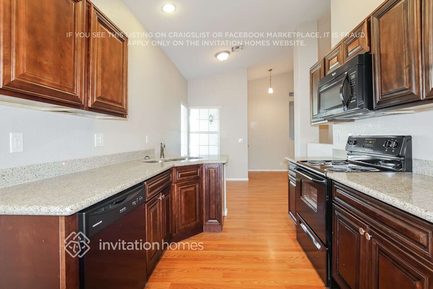 Building Photo - 8931 W Fullam St