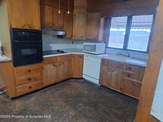 Building Photo - 907 W Linden St