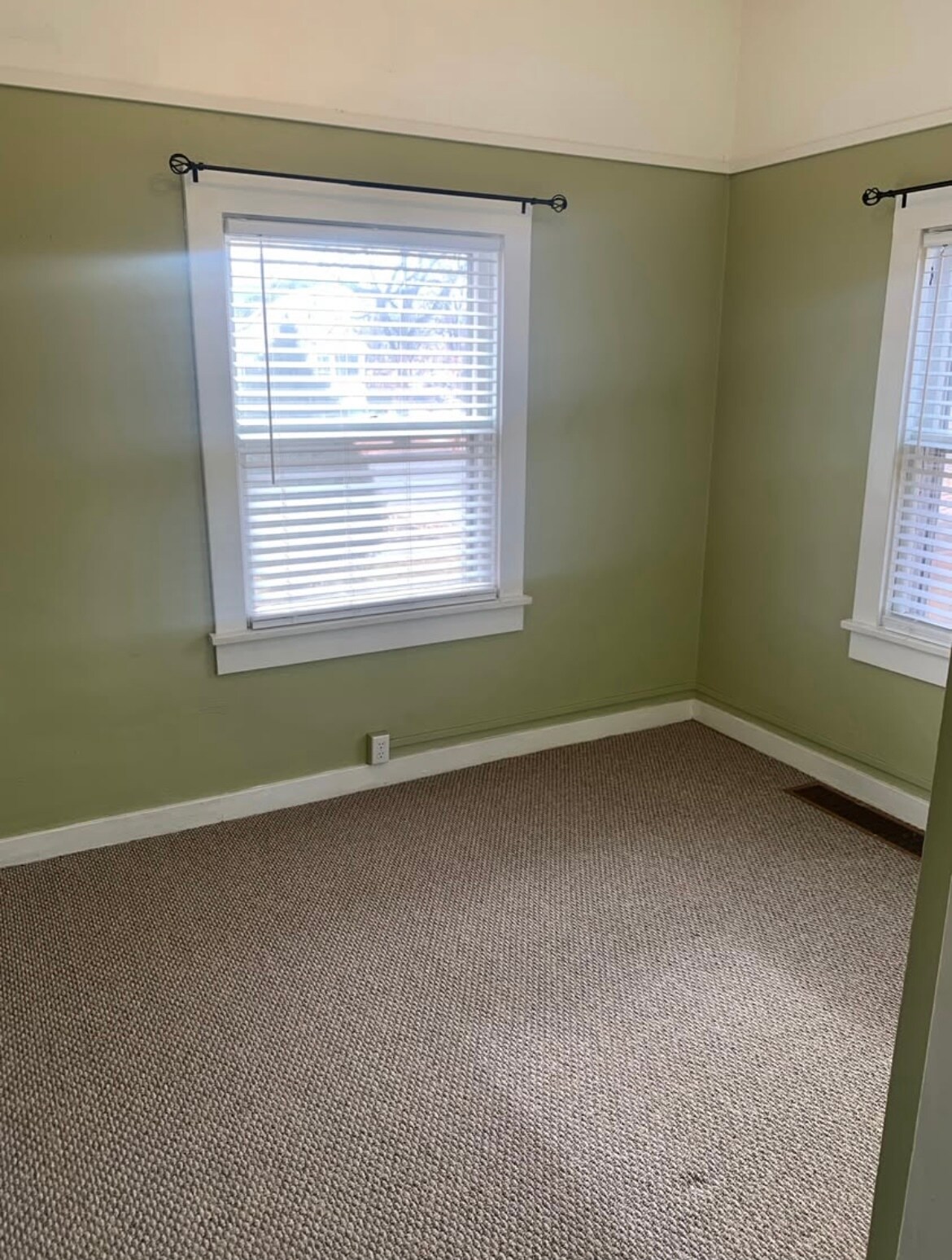 Building Photo - 212 Teller Ave