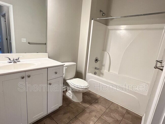 Building Photo - 730 Tarvin Cir