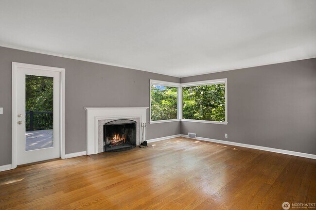 Building Photo - 4021 NE 60th St