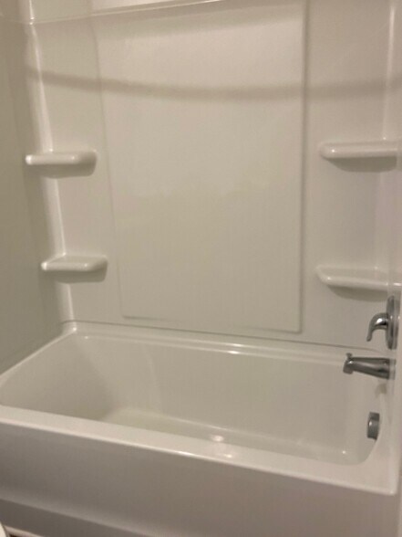 Building Photo - 252 Chelsea Pk Cir
