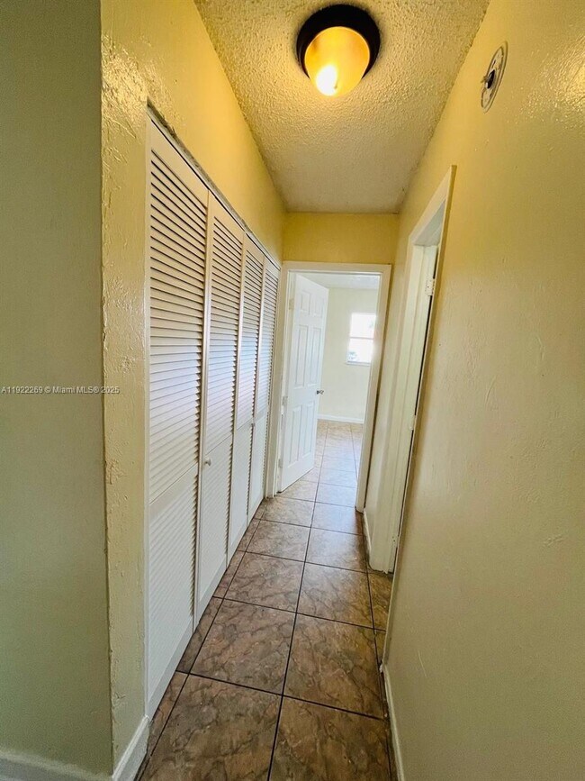 Building Photo - 7710 SW 10th St