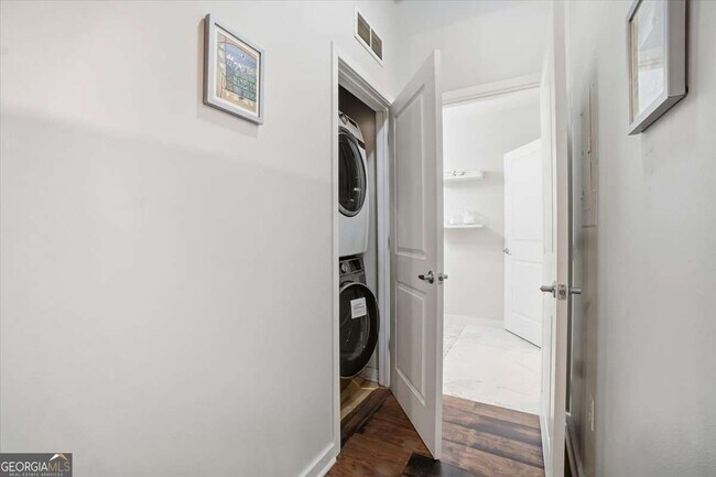 Building Photo - 923 Peachtree St NE