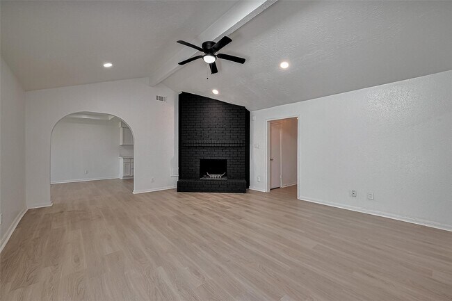 Building Photo - 6219 Canada Dr