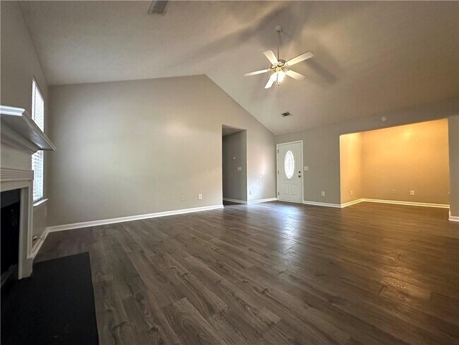 Building Photo - 1080 Hunters Crossing Ln