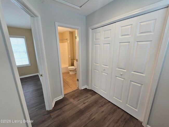 Building Photo - 2405 Blankenbaker Rd