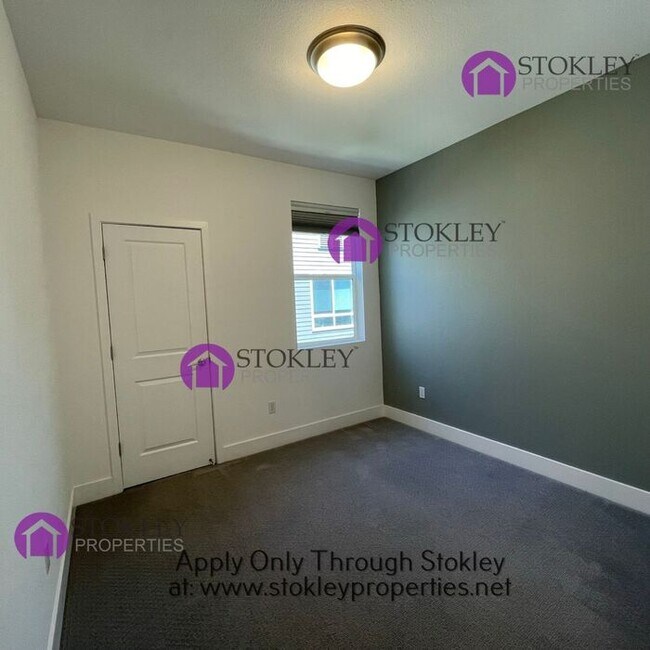 Building Photo - 1543 Longitude Dr