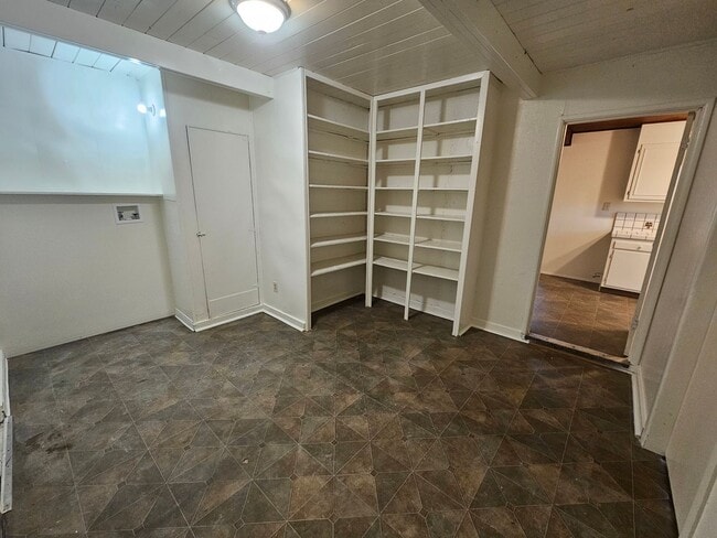 Building Photo - Spacious 4 Bedroom 2 Bath Home WITH BONUS ROOM for Rent!