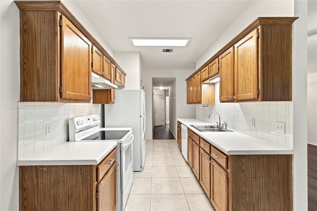 Building Photo - 3120 Cohoba Dr