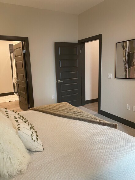 Building Photo - 2600 Wewatta Way