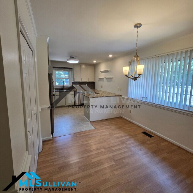 Building Photo - 2601 Cohnwood Dr