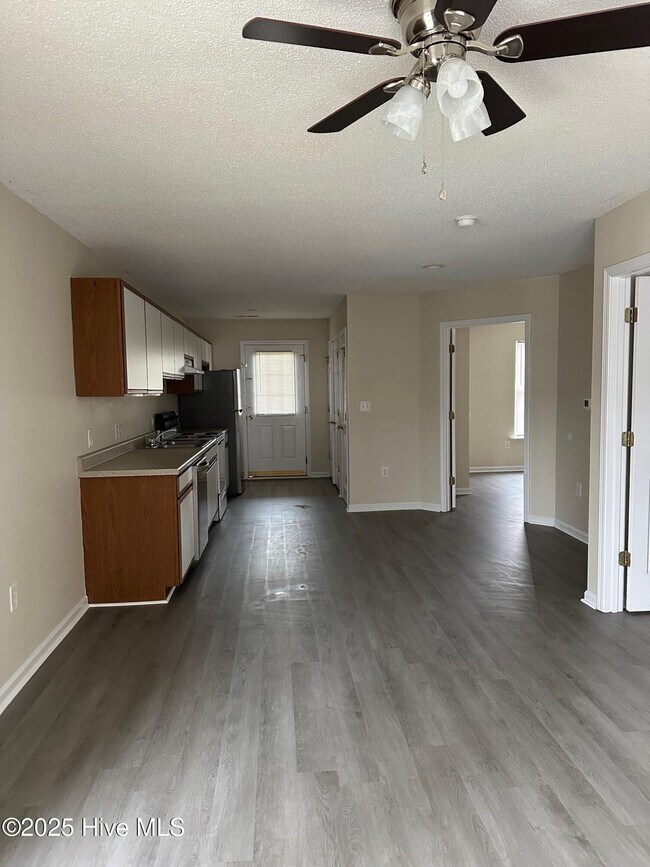 Building Photo - 4465 Magellan Ct