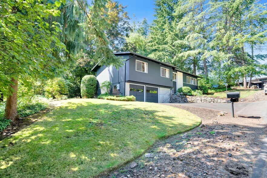 Building Photo - 1931 Mapleleaf Ct