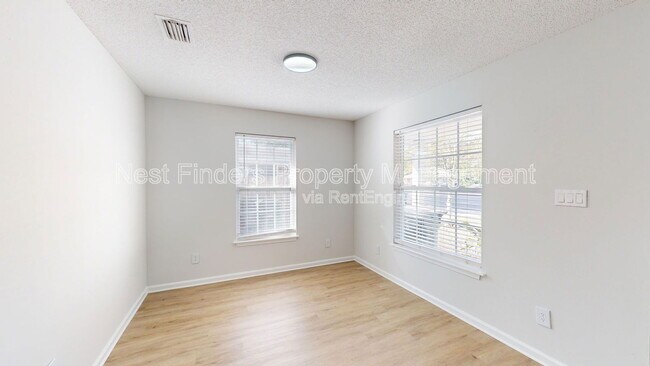 Building Photo - 1850 Forsyth Ct
