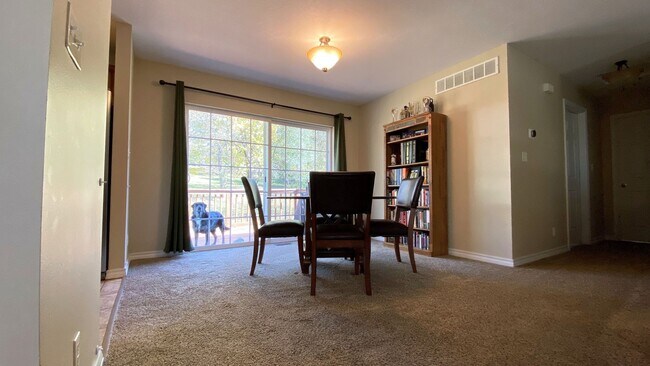 Building Photo - Gorgeous 3 Bedroom, 2 Bathroom Split Level...