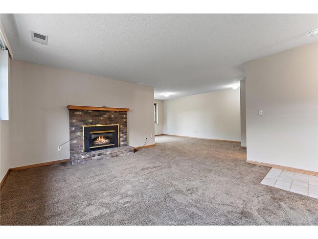 Building Photo - 560 Donegal Cir
