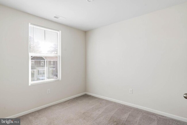 Building Photo - 28971 St Thomas Blvd