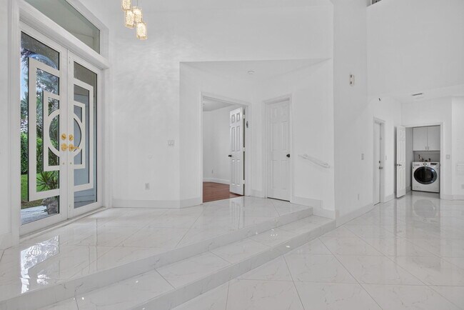 Building Photo - 7087 NW 78th Pl