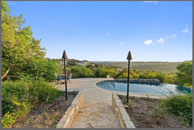 Building Photo - 1400 Camelback