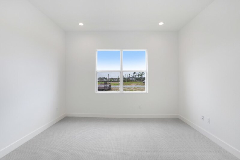 Building Photo - 30000 Neroli St