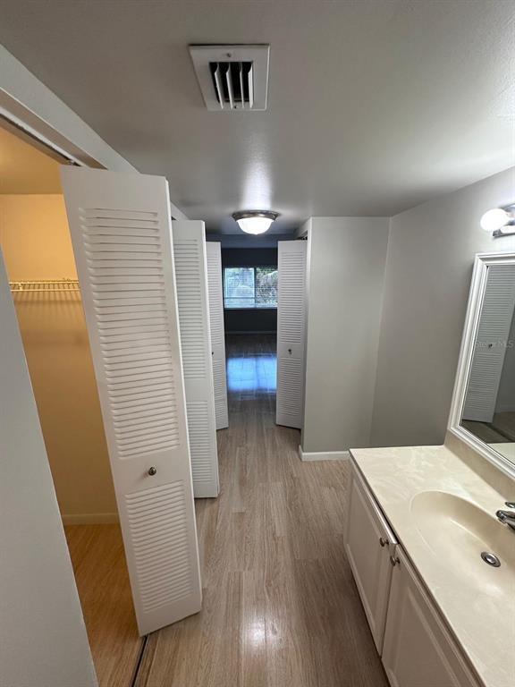 Building Photo - 721 N Pine Island Rd