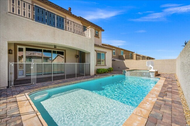 Building Photo - Fabulous Home with NexGen Sutie!