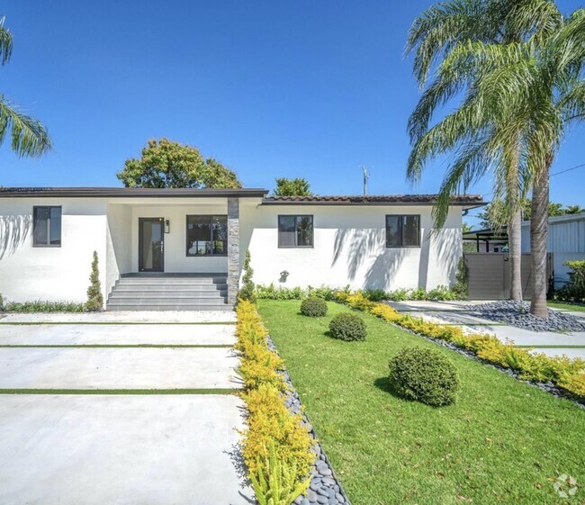 Building Photo - 8011 SW 18th Ter