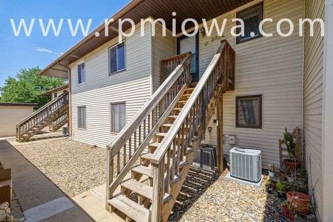 Building Photo - $500 off First Month!! 2 Bedroom, 1 Bath Condo in Ankeny