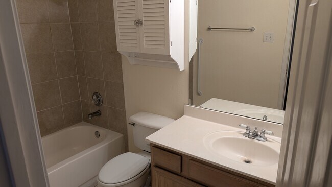 Building Photo - 7418 Fairfield Dr