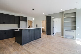 2 BD 2 BA kitchen - 2800 Broad St